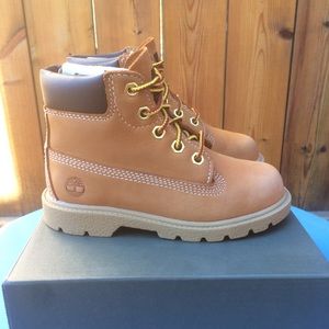 Timberland 6" Wheat Boots Size 9.5